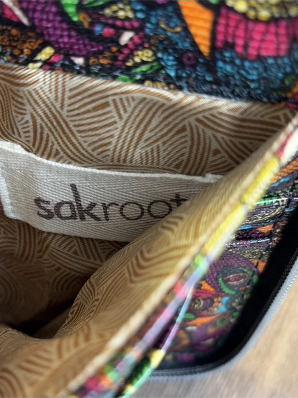 Sakroots Artist Circle Smart Phone Wristlet Crossbody Rainbow Spirit Desert